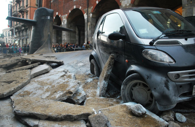 Submarine stunt in Milan