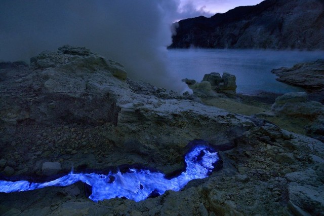 Kawah Ijen Volcano in Indonesia Emits Eerie Blue Flames