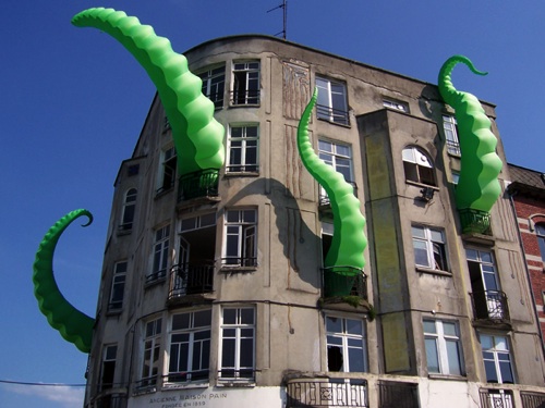 Octo-Pied Building