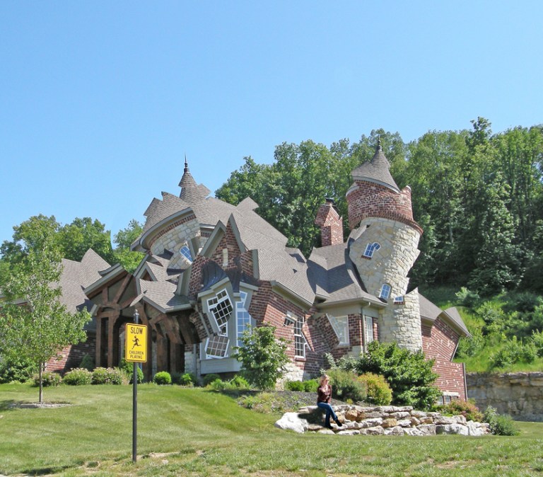 Deconstructing the Houses by Michael Jantzen