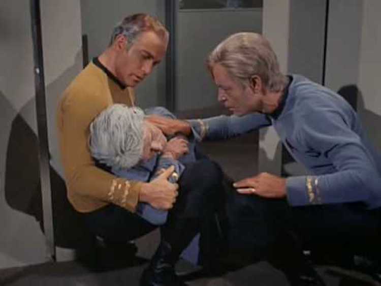 Leonard Mccoy He S Dead Jim And I M A Doctor