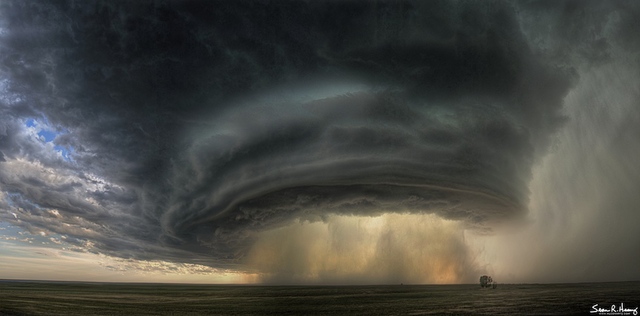 The Mothership Photo Of A Massive Supercell Thunderstorm At Sunset 