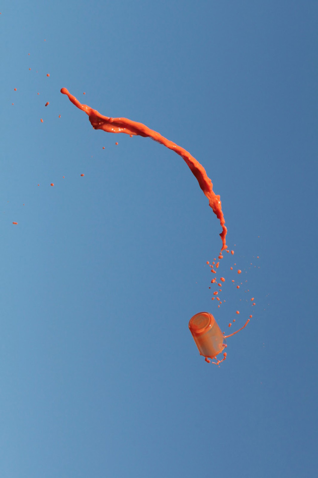 Flying liquid photos by Manon Wethly