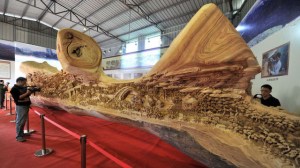 World's longest wooden sculpture