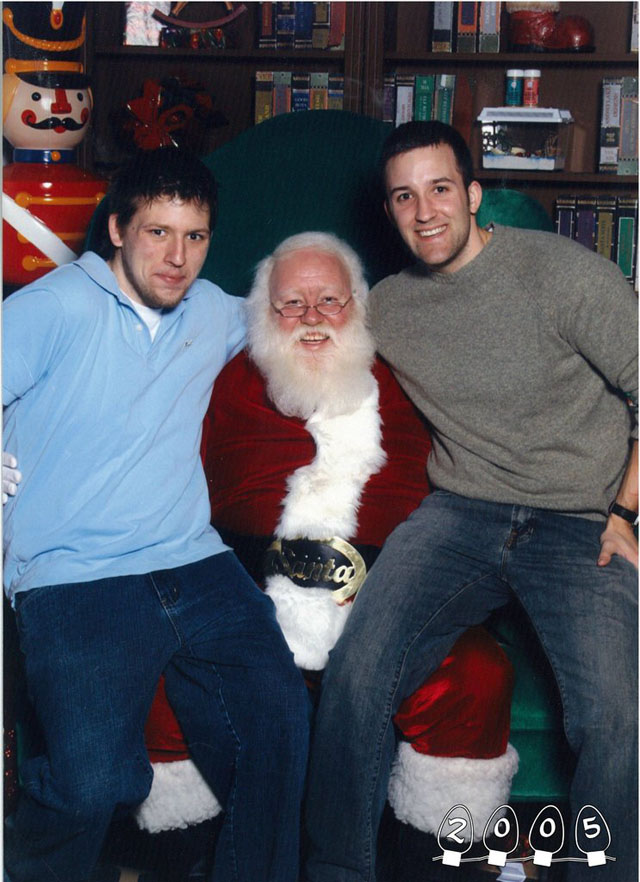 Brothers Pose With Santa for 3 Decades