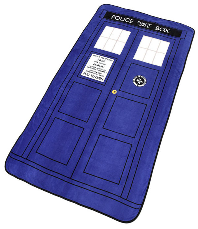 TARDIS Throw