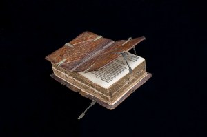 16th Century Book Opens in 6 Ways