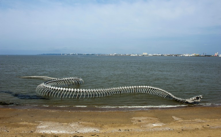 Serpent d'Ocean by Huang Yong Ping