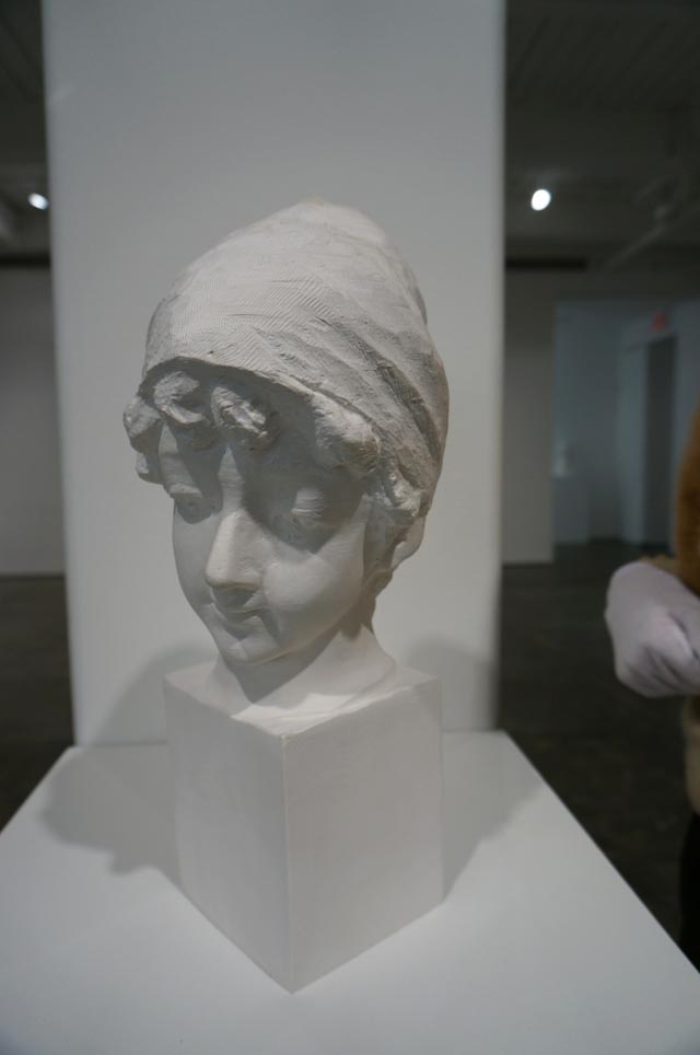 Stretchable Paper Sculptures by Li Hongbo