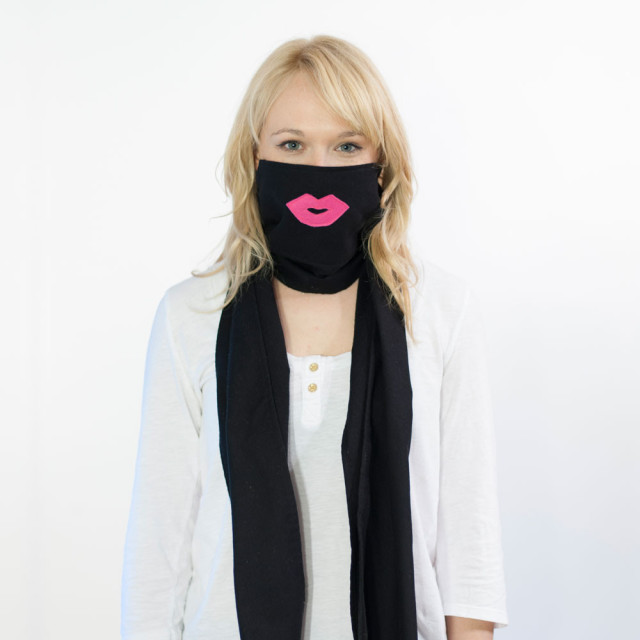 Scough Black Flannel Pink Lips
