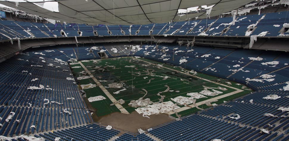 Detroit pontiac silverdome today: Eerie photographs of abandoned stadium