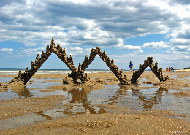 Beautiful Drip Castle Sand Sculptures That Appear to Defy Gravity