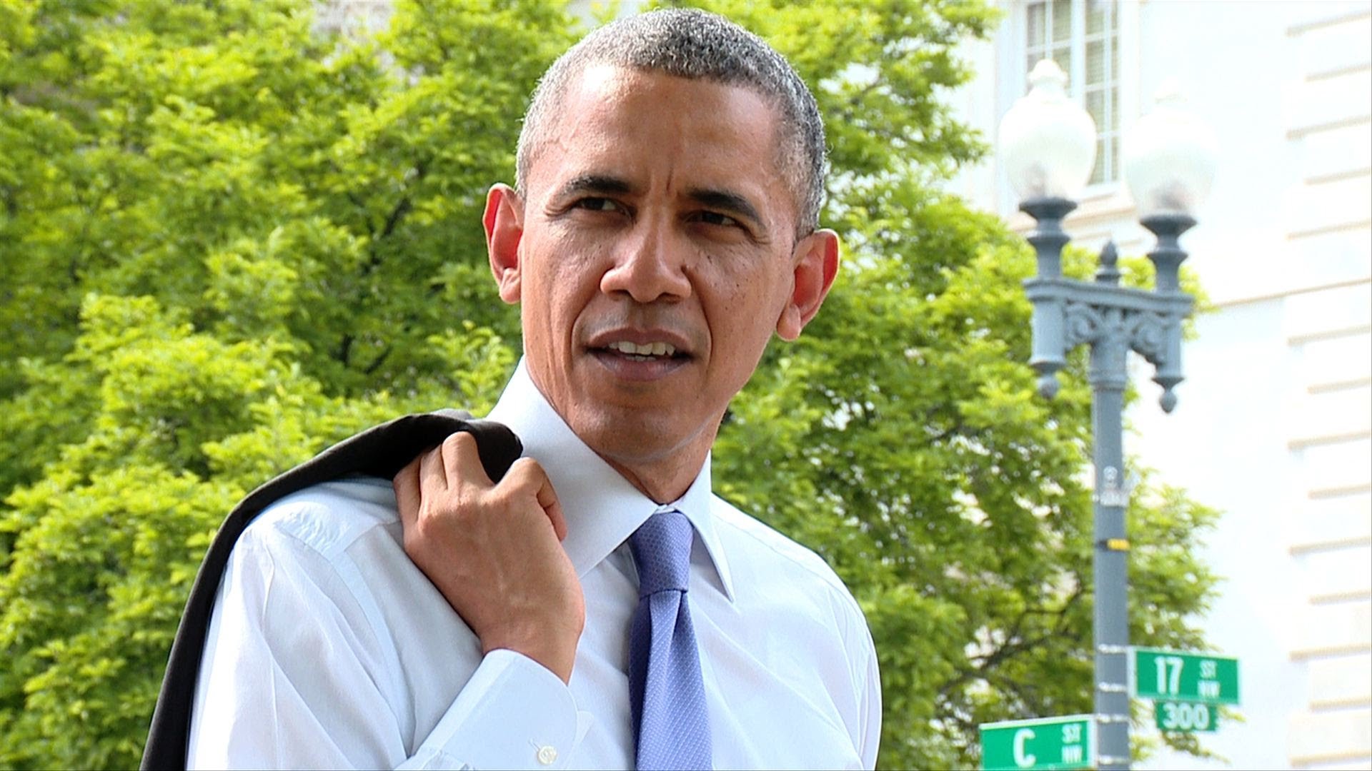 President Barack Obama Takes A Surprise Springtime Walk Around A ...