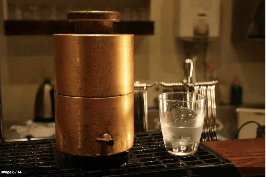 A Handy Device That Uses Ambient Heat and Gravity To Make Ice Spheres