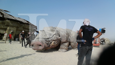 Leaked 'Star Wars: Episode VII' Photos Show Real Sets and a Giant New