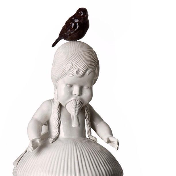 Wonderfully Twisted Porcelain Figurines by Maria Rubinke