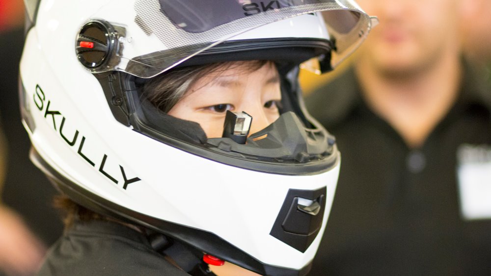 Skully AR-1, A Smart Motorcycle Helmet With a Slew of High-Tech Safety