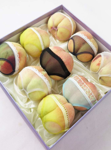 Chinese Fruit Vendors Are Selling Peaches That Are Clad in Tiny Women's Underwear