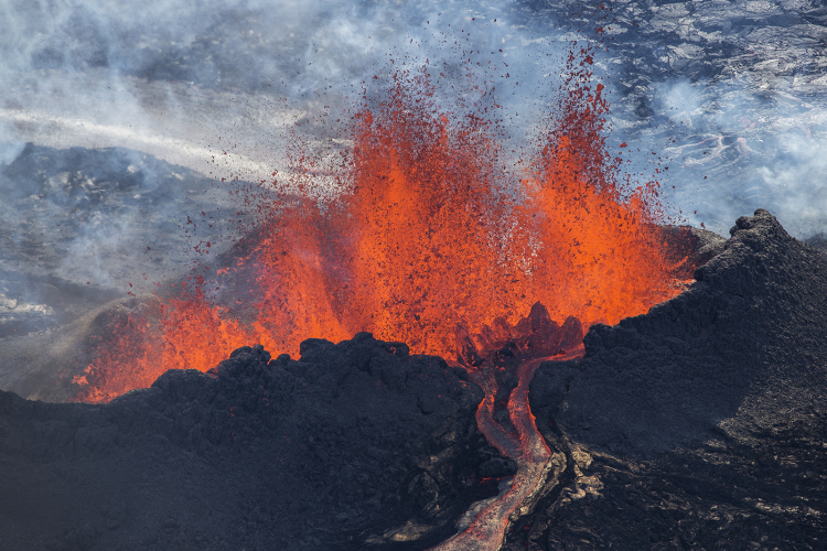 Aerial Photos Of The Ongoing Eruption At Holuhraun Lava Field In Iceland