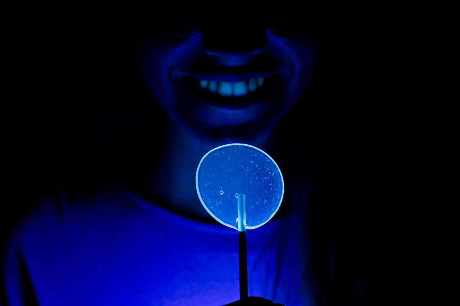 A TonicFlavored Popsicle That Glows in Black Light