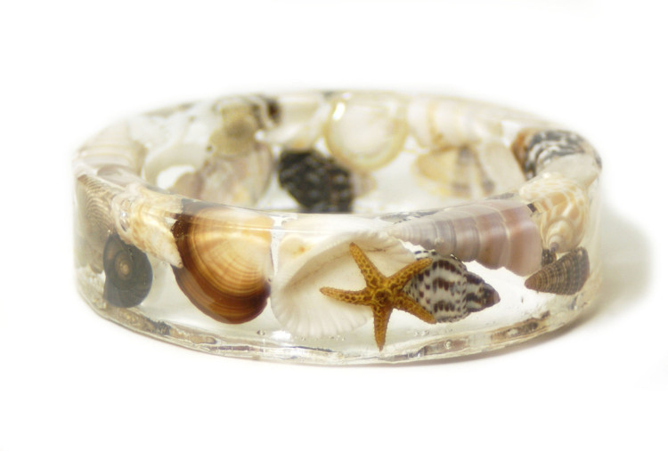Handmade Resin Jewelry With Flowers and Shells