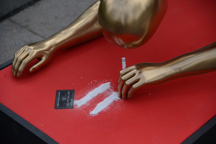 Oscar Statue Snorting Cocaine