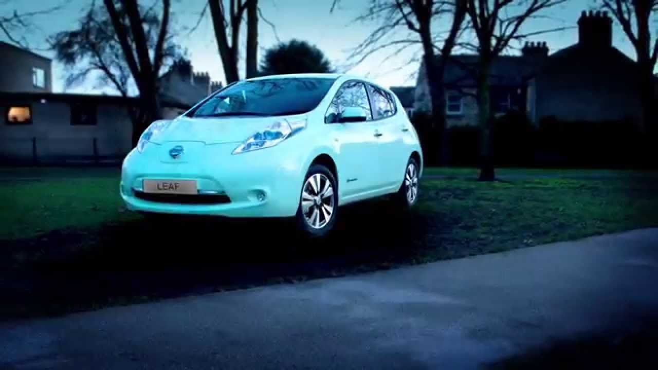 Nissan Showcases a LEAF Electric Car With Paint That Glows in the Dark