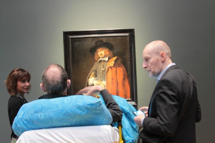 Ambulance Takes Woman to Art Museum for Last Visit