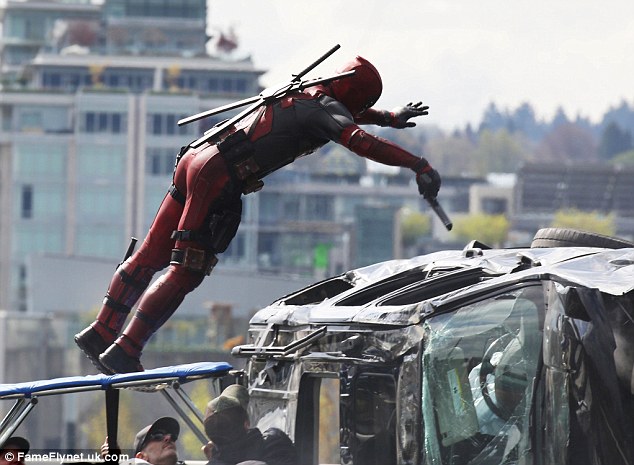 Photos Of Ryan Reynolds And His Stunt Double In Costume As