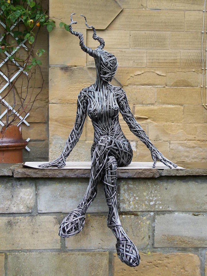 Metal Wire Figure Sculptures by Richard Stainthorp