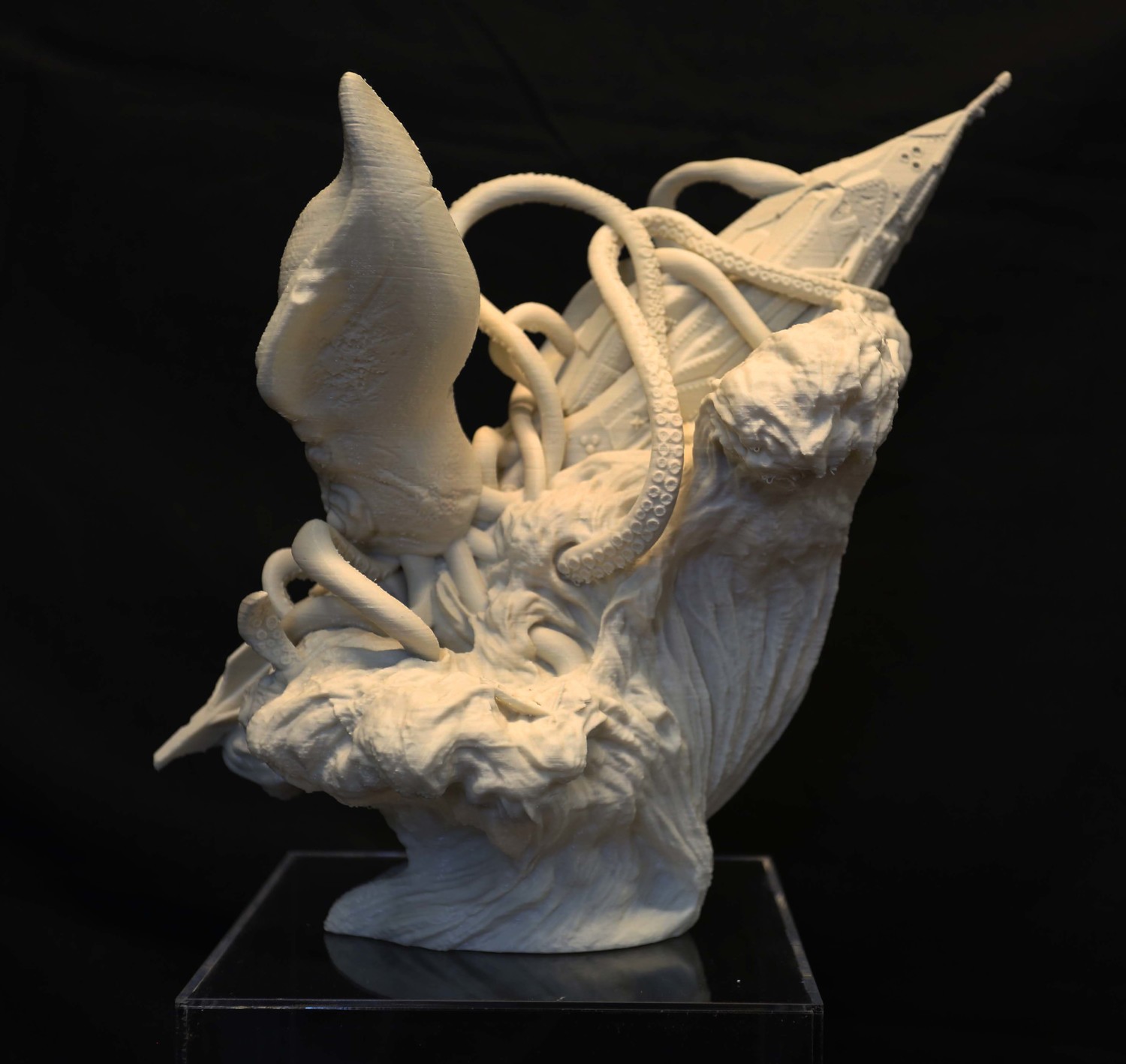 An Incredibly Detailed 3D Printed Sculpture of a Giant Squid Attacking ...