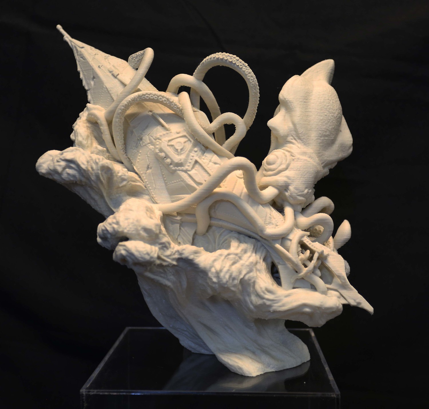 An Incredibly Detailed 3D Printed Sculpture of a Giant Squid Attacking ...