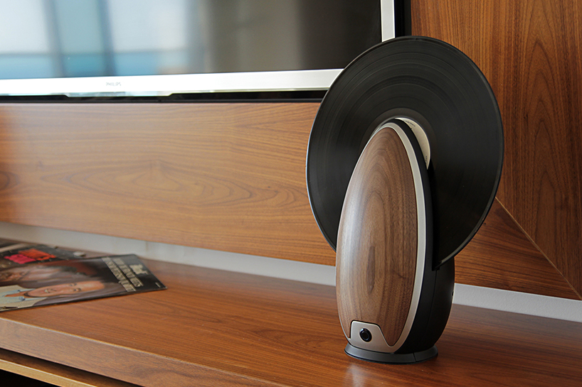 Toc, A Beautifully Crafted Record Player That Spins the Vinyl Vertically