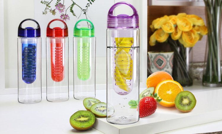 The Tritan Infusion Water Bottle, A Portable Way to Infuse Water With ...