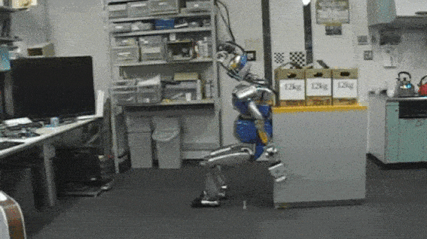 robot pushing
