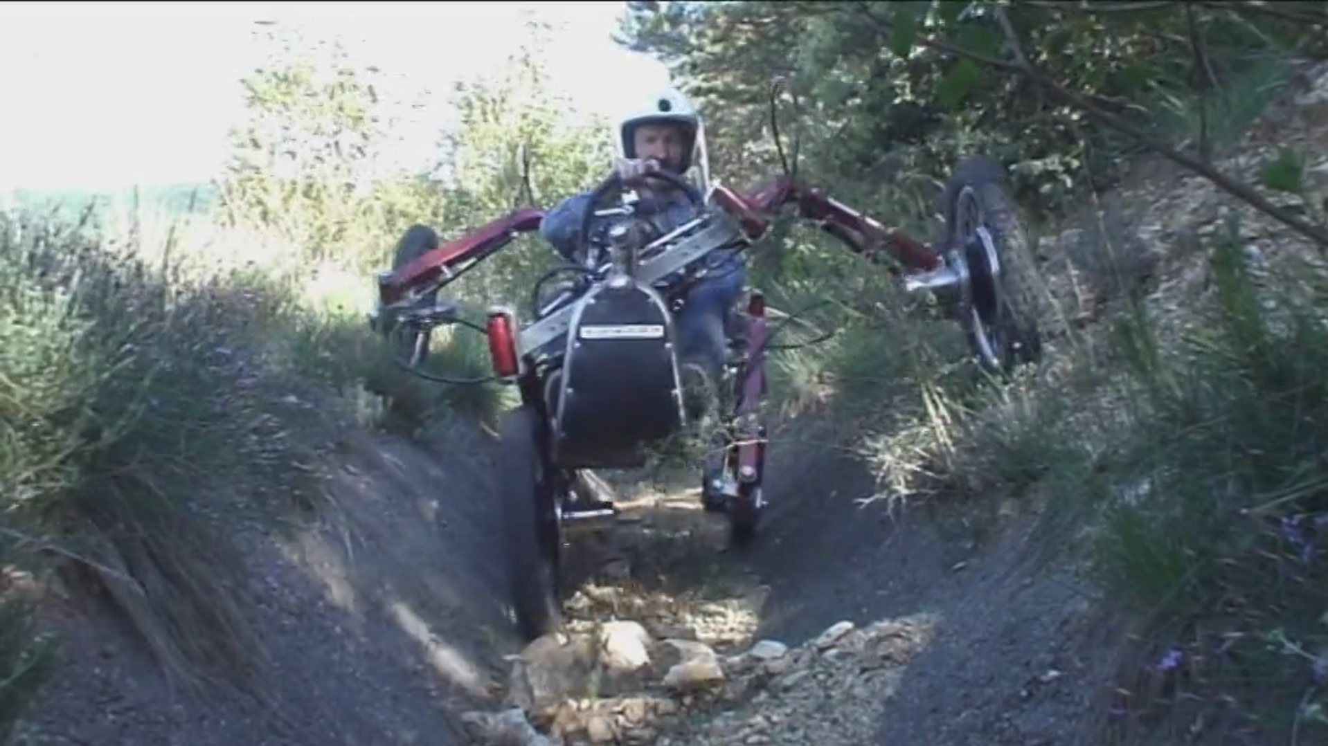 Swincar Spider, An Extremely Nimble OffRoad Electric Car With Flexible