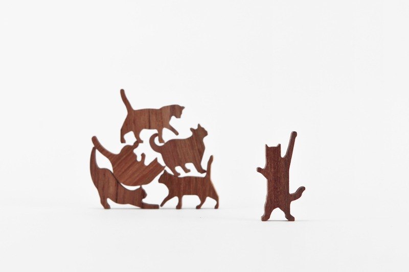 Cat Jenga, A Wonderful Feline Version of the Amusingly