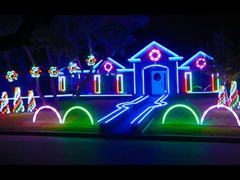 Family Turns Their San Antonio Home Into an Amazing Dubstep Christmas Light Show for Charity