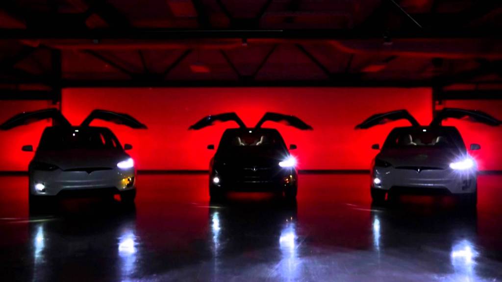 Tesla Motors Syncs the Lights and Doors of Three of Their Model X Cars