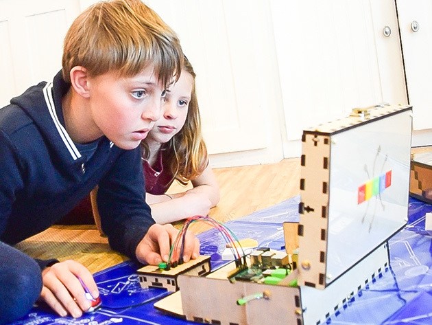 The Piper Raspberry Pi Computer Kit Teaches Electronics and Engineering ...