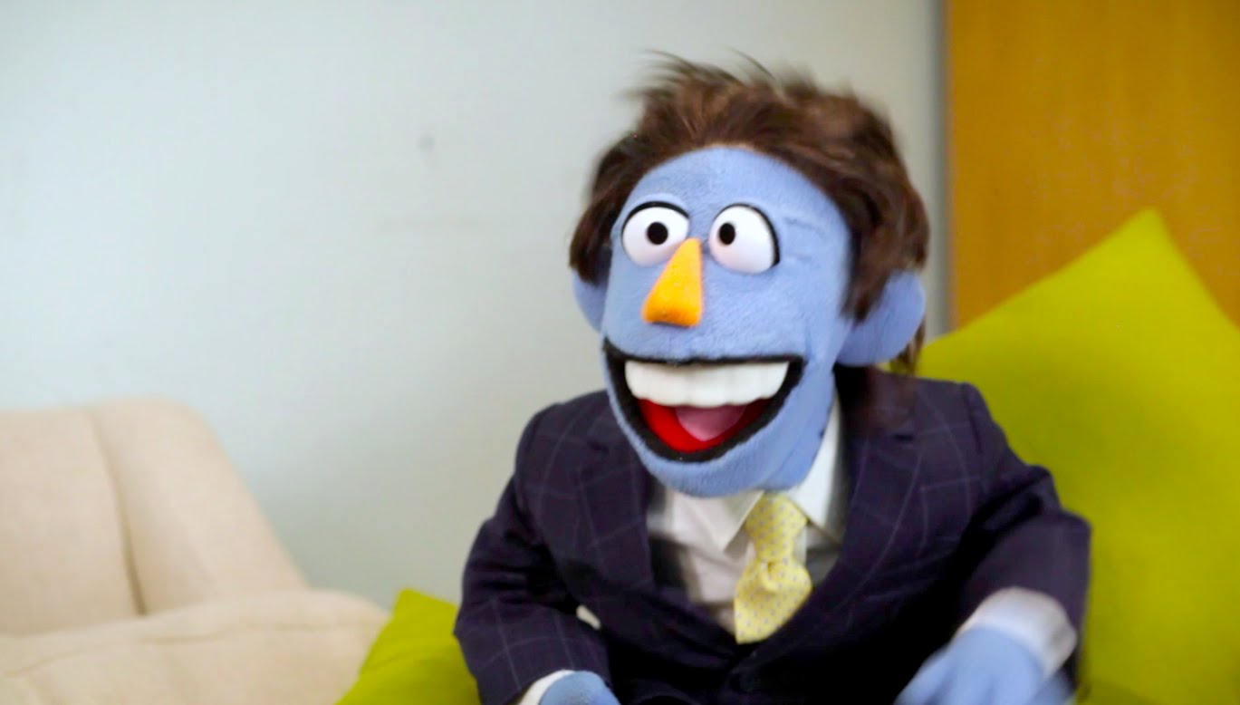 A Puppet Version of Jerry Seinfeld Tries Out New Jokes on Comedian Pete