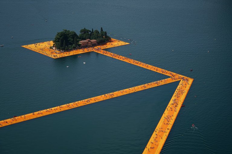 Floating Piers