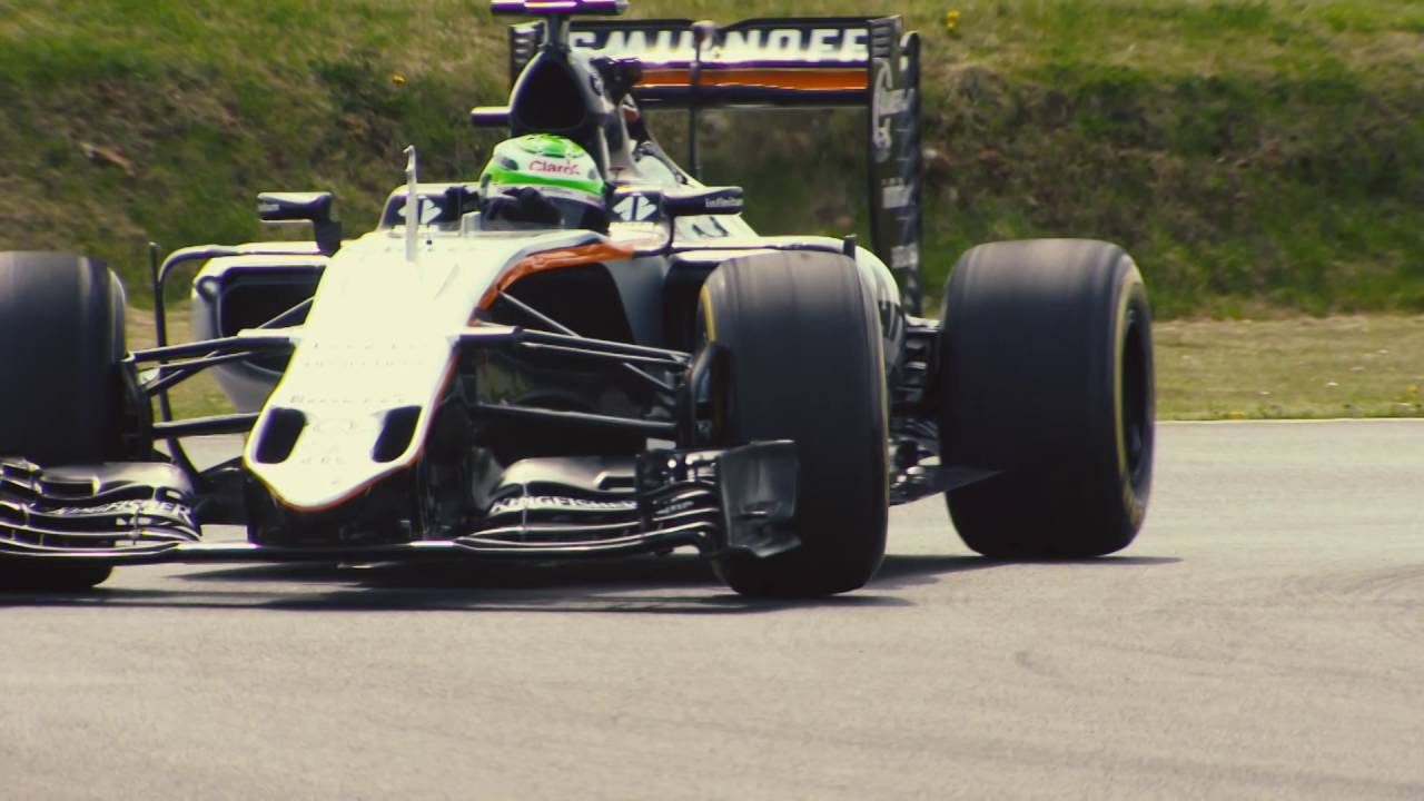 German Race Car Driver Uses Eye Tracking Goggles to Reveal How F1