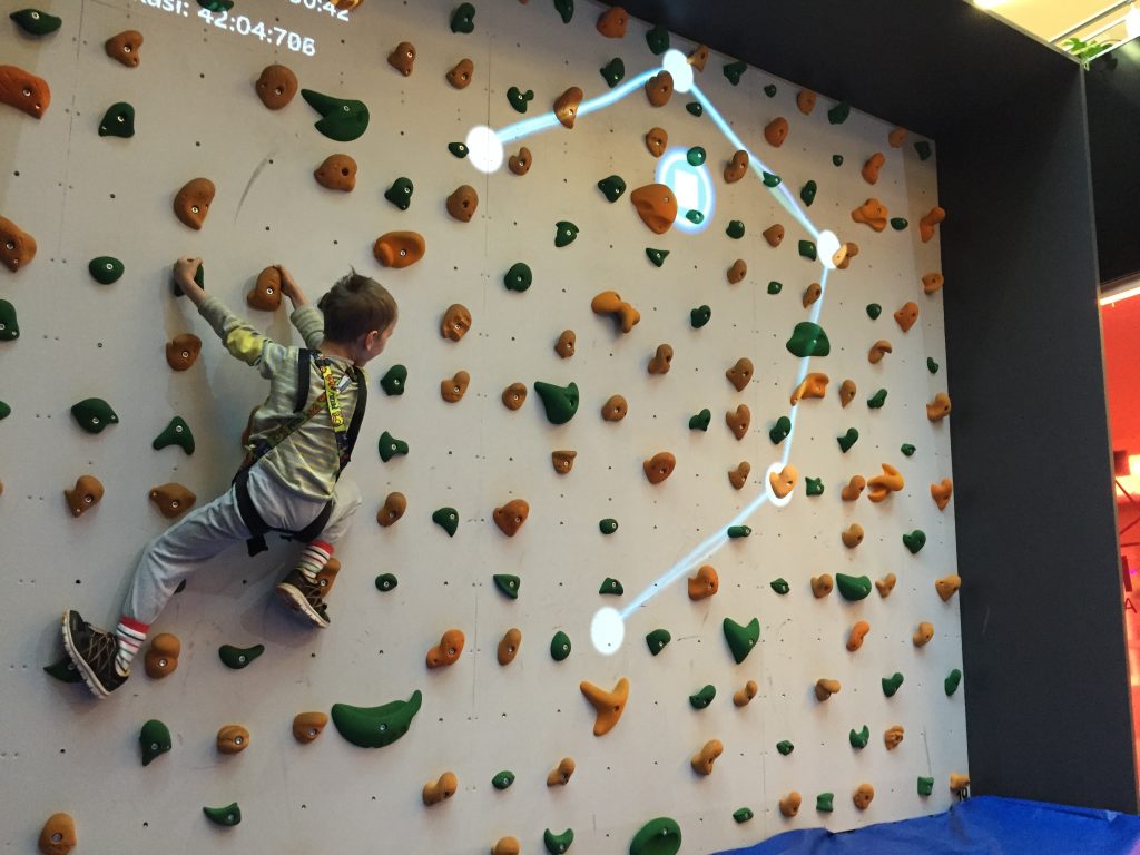 Augmented Climbing Wall Combines Rock Climbing With Augmented Reality ...