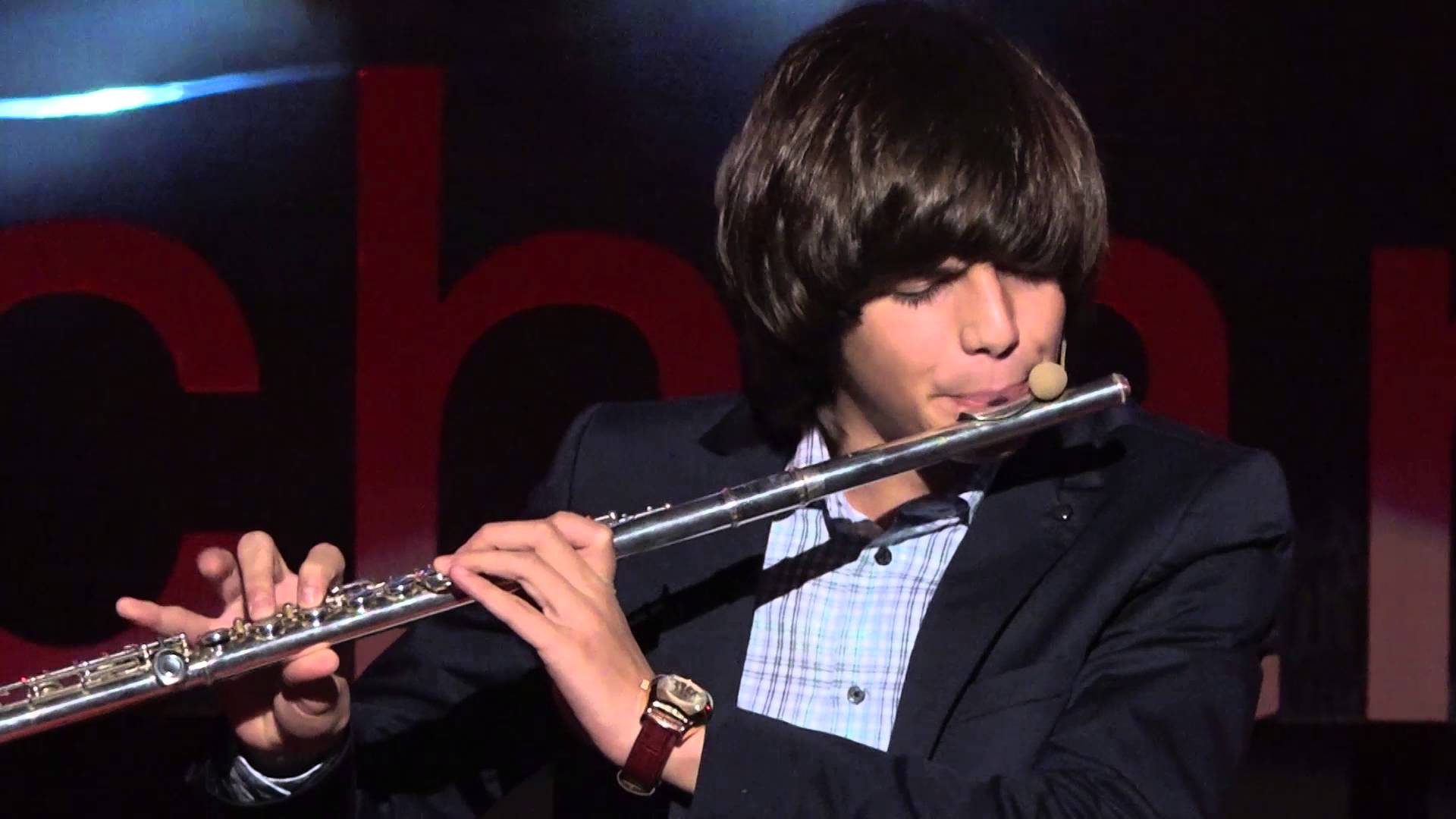 A Young Man Beatboxes While Playing Flute for an Incredible Ten Minutes