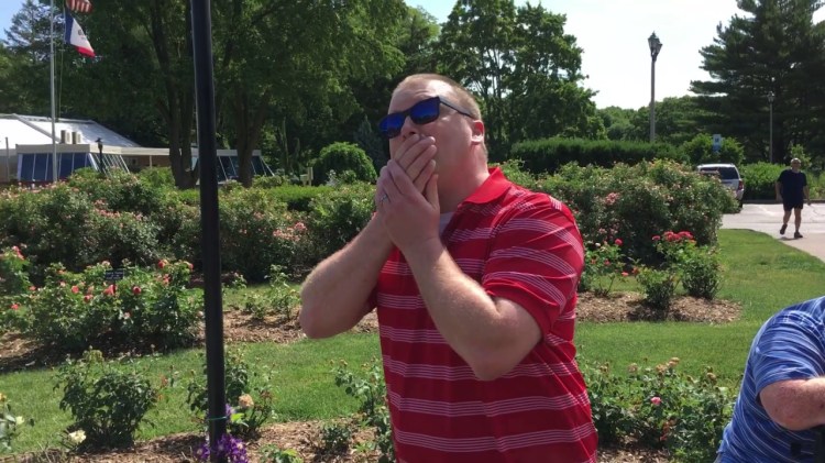 Colorblind Man In Iowa Is Moved To Tears When He Sees Color For The