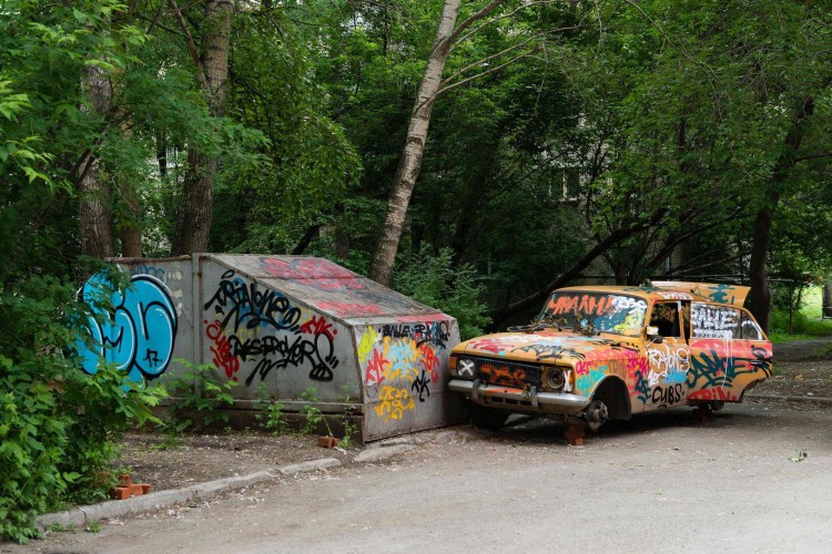Graffiti Car and Bin
