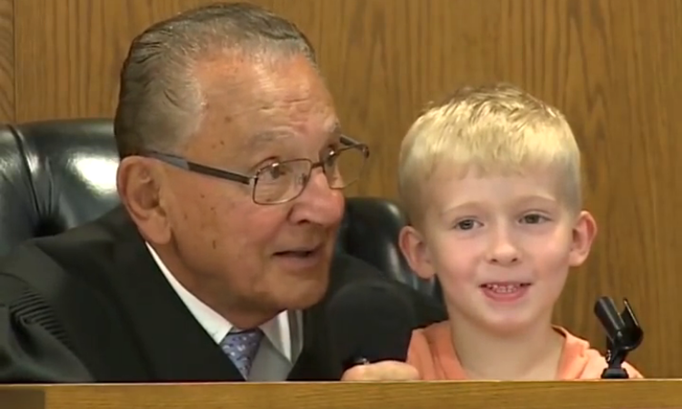 Judge allows kid to choose dad’s punishment