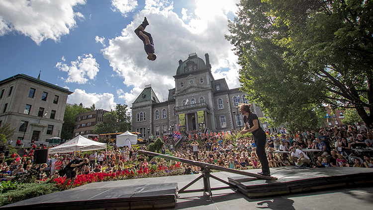 acrobats-set-guinness-world-record-for-m