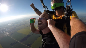 Daring Man Learns How to Solve a Rubik's Cube and Then Does So While Skydiving
